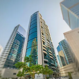 First **** Dubaï
